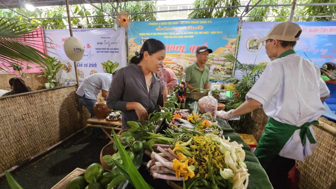 Bún mắm, bánh xèo, bánh tằm bì... vào thực đơn tranh tài - Ảnh 3.